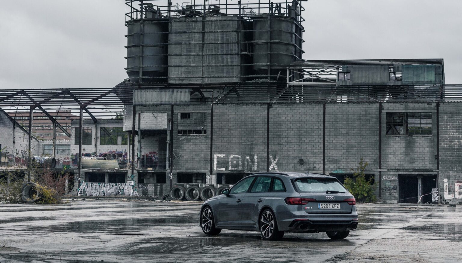 Audi RS4 achter aanzicht