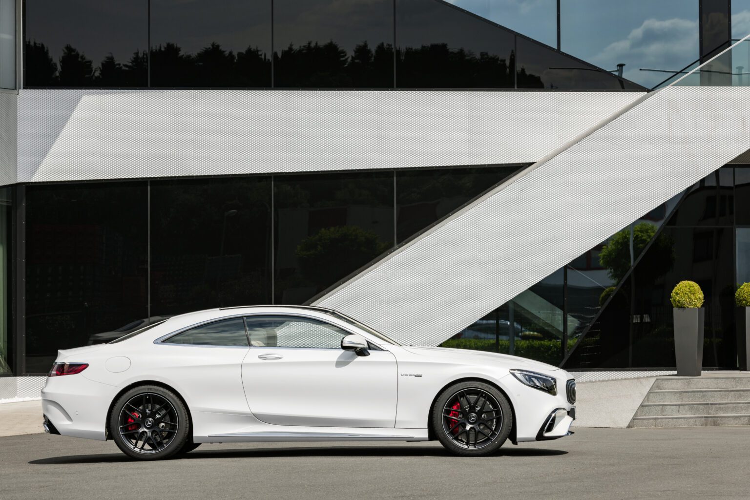 Mercedes AMG S63 side