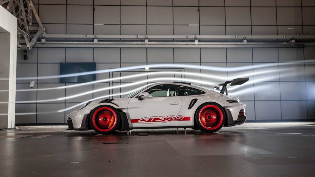 Porsche 911 GT3 RS downforce