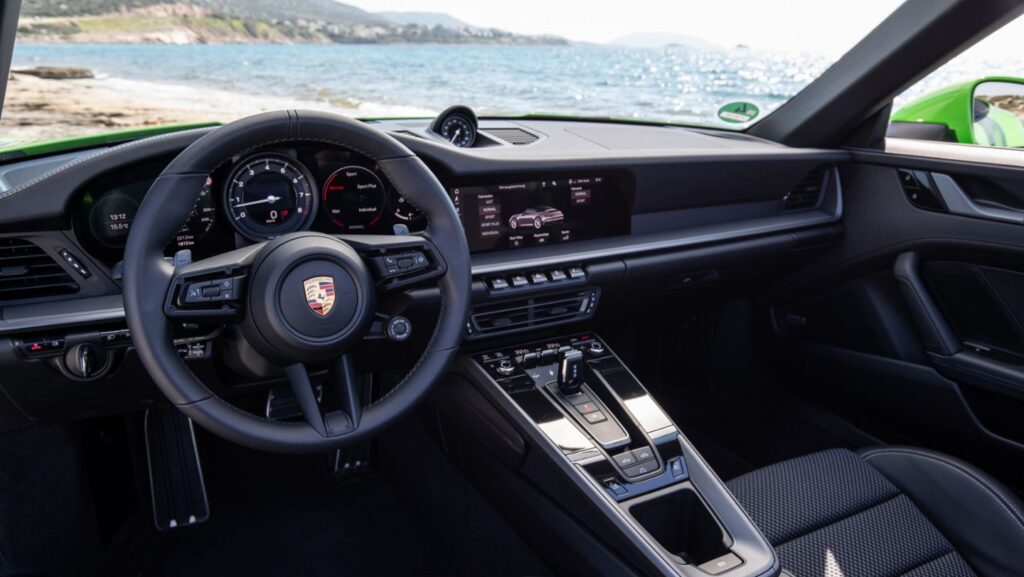 Porsche 911 cabrio interieur