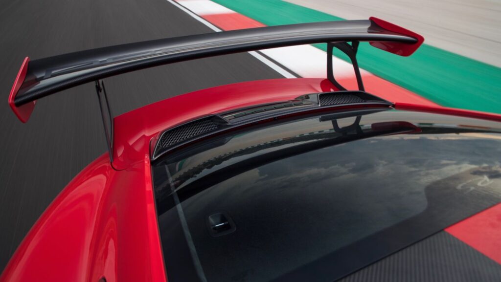 Porsche 911 GT2 RS spoiler