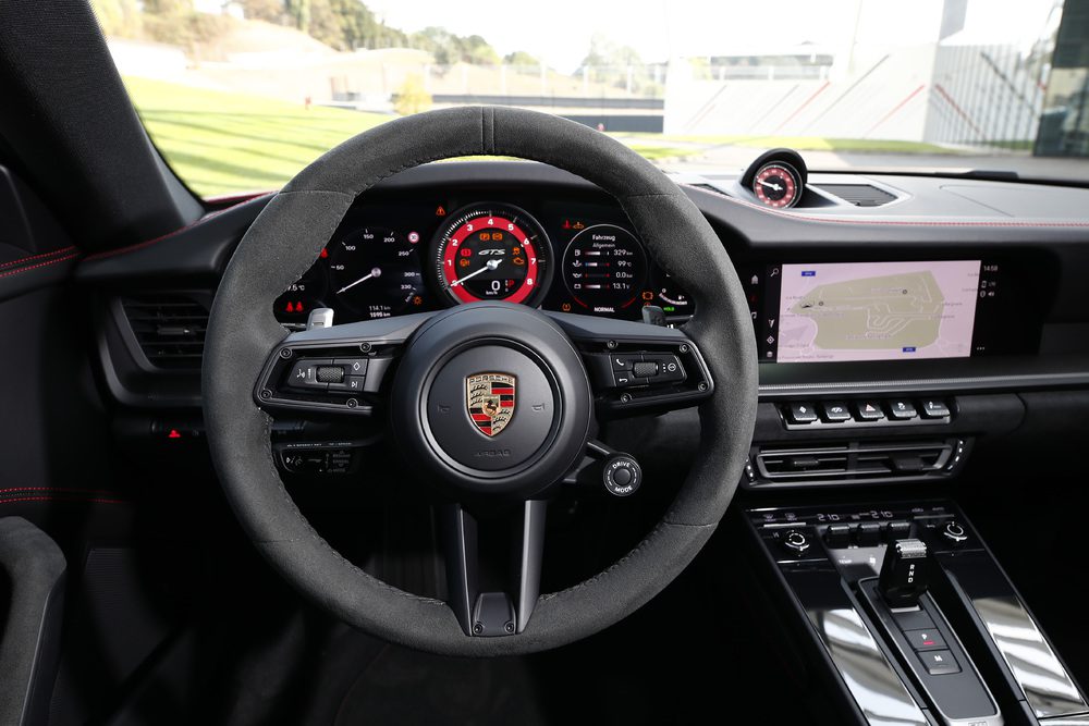 911 Carrera GTS cockpit