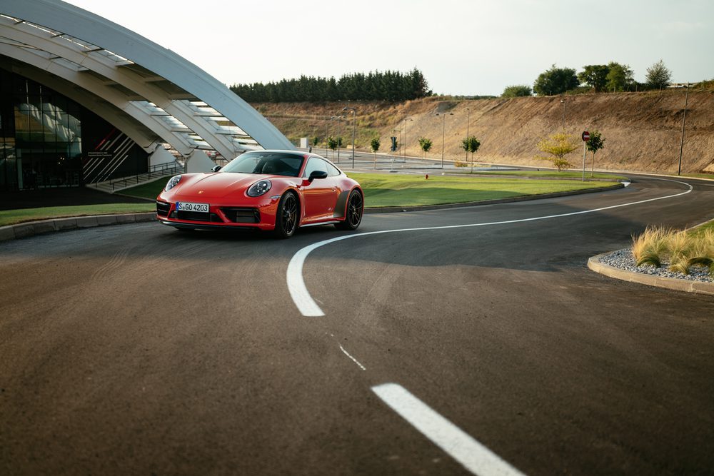 Porsche 911 Carrera 4 gts