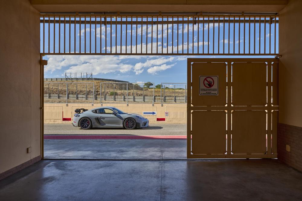 Porsche 718 GT4 RS zijkant